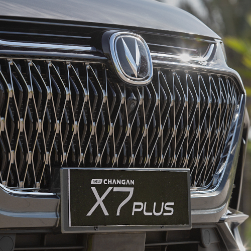 X7 exterior 2